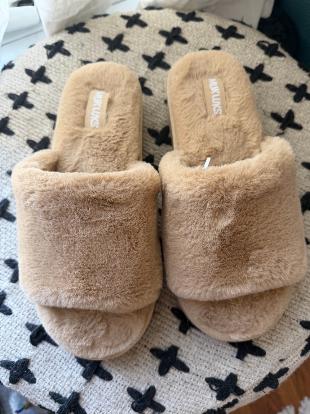 MUK LUKS Platform Faux Fur Slide Slippers Tan / Beige Size Medium (7-8)